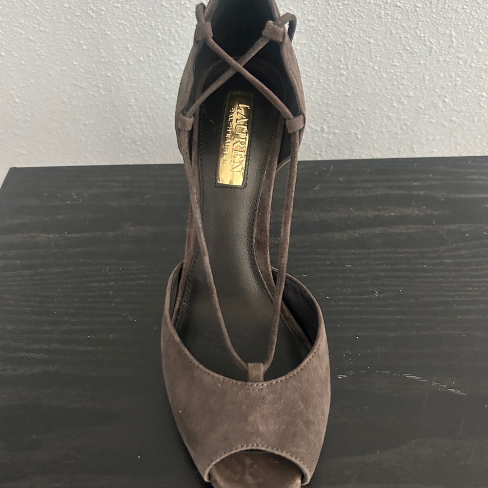 Ralph Lauren Gray Heels Elegant Design